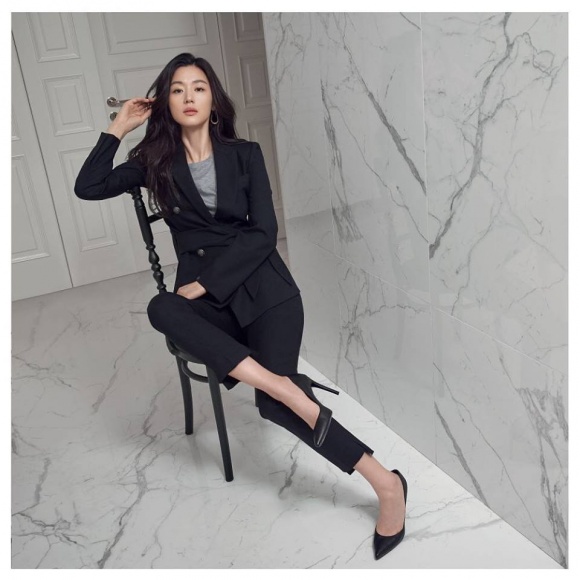 Mợ chảnh vừa tái xuất, Kim Tae Hee đã bị chê bai nhan sắc có thừa, thần thái thua xa Mợ chảnh vừa tái xuất, Kim Tae Hee đã bị chê bai nhan sắc có thừa, thần thái thua xa