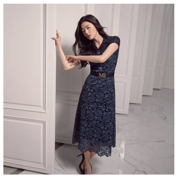 Mợ chảnh vừa tái xuất, Kim Tae Hee đã bị chê bai nhan sắc có thừa, thần thái thua xa Mợ chảnh vừa tái xuất, Kim Tae Hee đã bị chê bai nhan sắc có thừa, thần thái thua xa