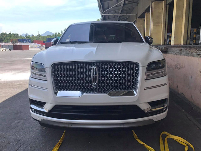 Lincoln Navigator L Black Label 2018 về Việt Nam, giá hơn 9 tỷ đồng