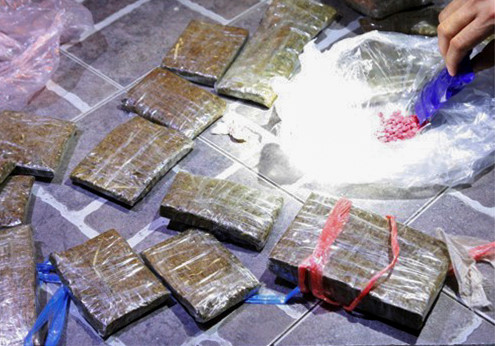 Khởi tố 2 du học sinh ngoại quốc mang ma túy vào Việt Nam bán