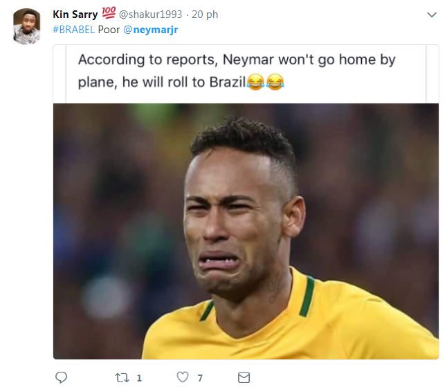 Ảnh chế Ronaldo, Messi vòng xe lại đón Neymar về nước