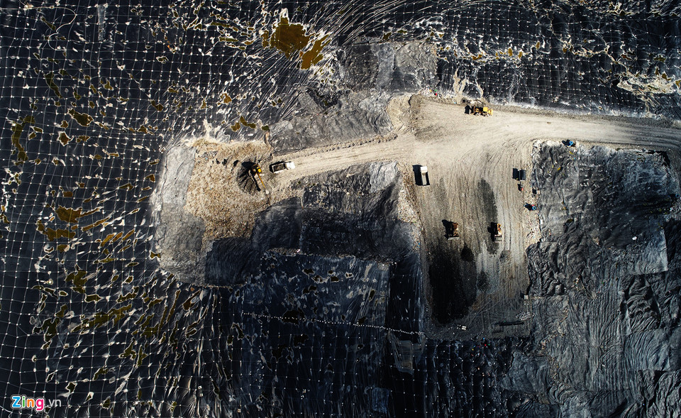 Toàn cảnh núi rác khổng lồ Đa Phước phình to sau 2 năm