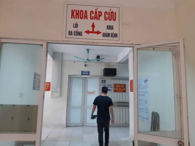 Hà Nội: Bệnh viện quá tải vì hàng trăm học viên đau bụng nhập viện