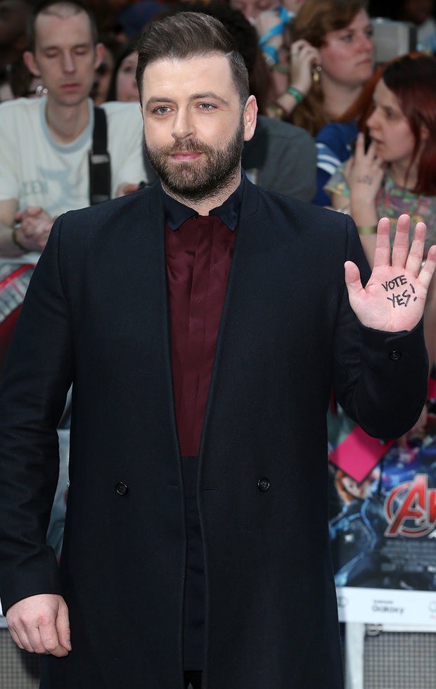 Westlife của 20 năm sau: Từ boyband hàng đầu thế giới đến ngoại hình tuột dốc không nhận ra, đi bán cà phê dạo, phá sản