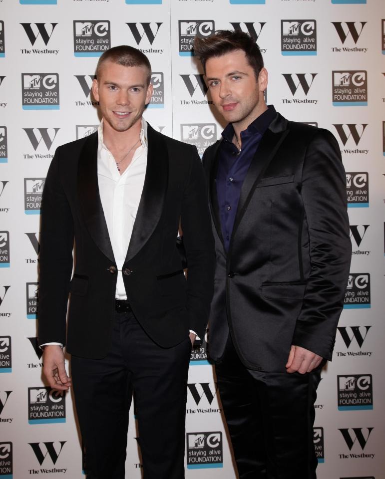 Westlife của 20 năm sau: Từ boyband hàng đầu thế giới đến ngoại hình tuột dốc không nhận ra, đi bán cà phê dạo, phá sản