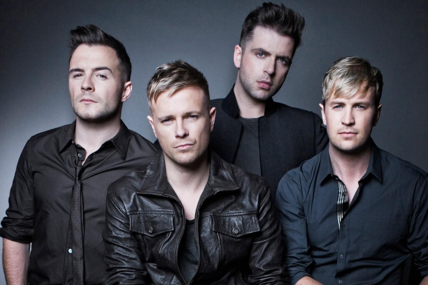 Westlife của 20 năm sau: Từ boyband hàng đầu thế giới đến ngoại hình tuột dốc không nhận ra, đi bán cà phê dạo, phá sản