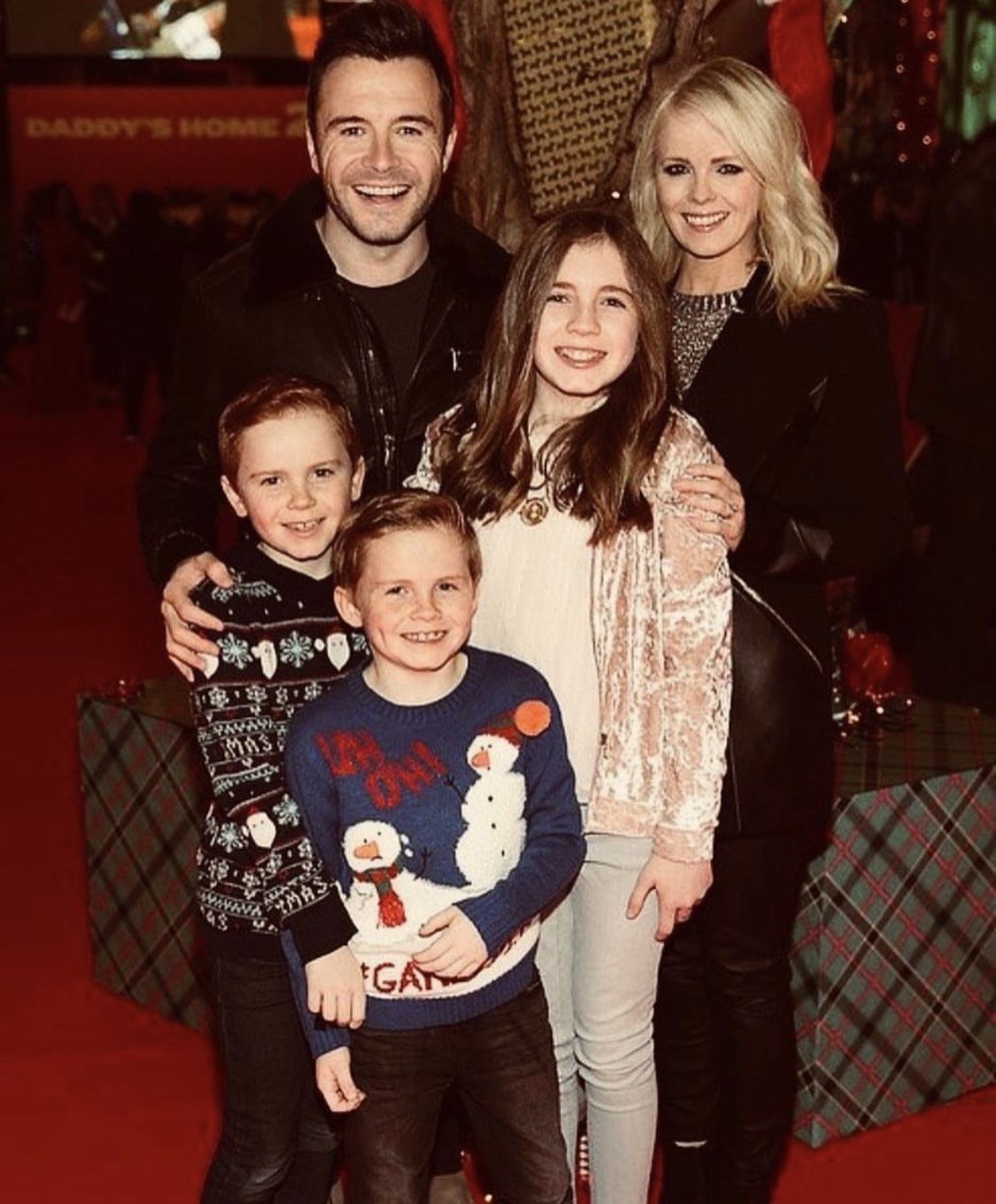 Westlife của 20 năm sau: Từ boyband hàng đầu thế giới đến ngoại hình tuột dốc không nhận ra, đi bán cà phê dạo, phá sản