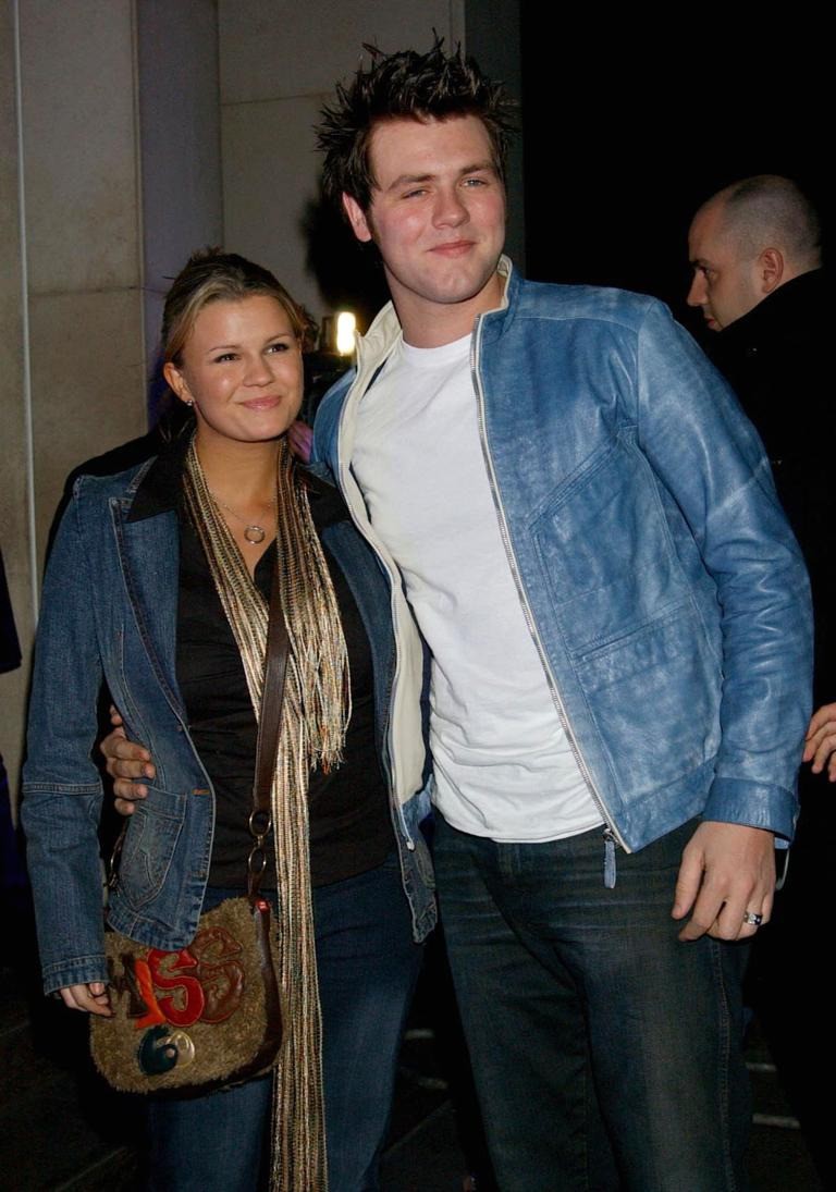 Westlife của 20 năm sau: Từ boyband hàng đầu thế giới đến ngoại hình tuột dốc không nhận ra, đi bán cà phê dạo, phá sản