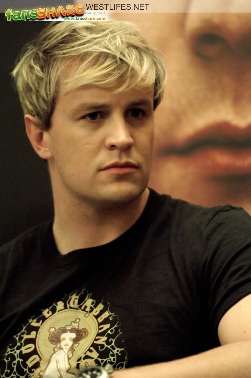 Westlife của 20 năm sau: Từ boyband hàng đầu thế giới đến ngoại hình tuột dốc không nhận ra, đi bán cà phê dạo, phá sản