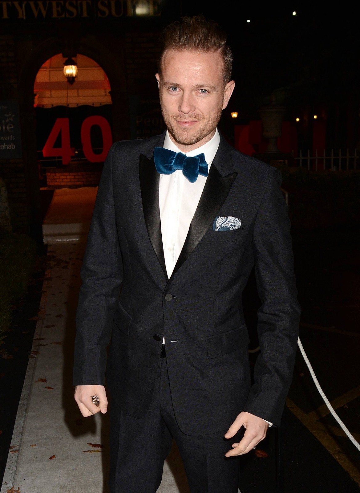 Westlife của 20 năm sau: Từ boyband hàng đầu thế giới đến ngoại hình tuột dốc không nhận ra, đi bán cà phê dạo, phá sản