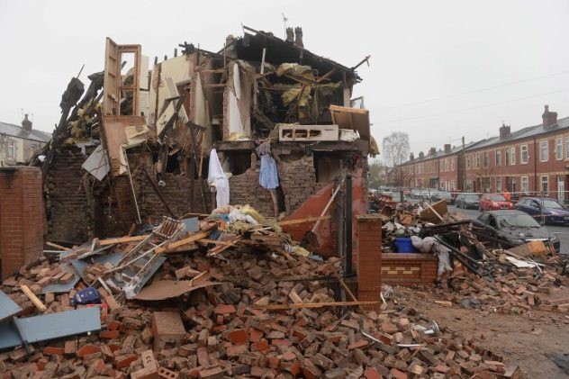 Thất tình nên tự tử, anh chàng không chết còn khiến cả khu phố phải gánh họa và những câu chuyện tự sát ngớ ngẩn chưa từng thấy