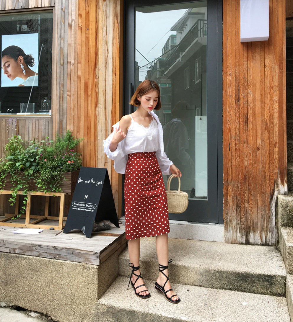 Chinh phục họa tiết chấm bi thật đơn giản nếu các nàng áp dụng đôi ba tips diện đồ này