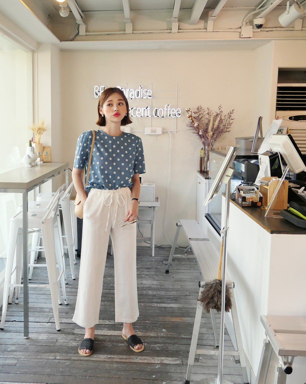 Chinh phục họa tiết chấm bi thật đơn giản nếu các nàng áp dụng đôi ba tips diện đồ này