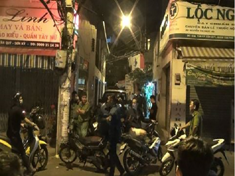 Khởi tố cụ bà 70 tuổi kêu con trai thuê giang hồ bắn nhân tình trẻ do mâu thuẫn tình cảm