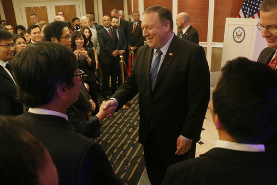 Ngoại trưởng Mike Pompeo gặp doanh nghiệp, đối tác của Mỹ tại Việt Nam Ngoại trưởng Mike Pompeo gặp doanh nghiệp, đối tác của Mỹ tại Việt Nam