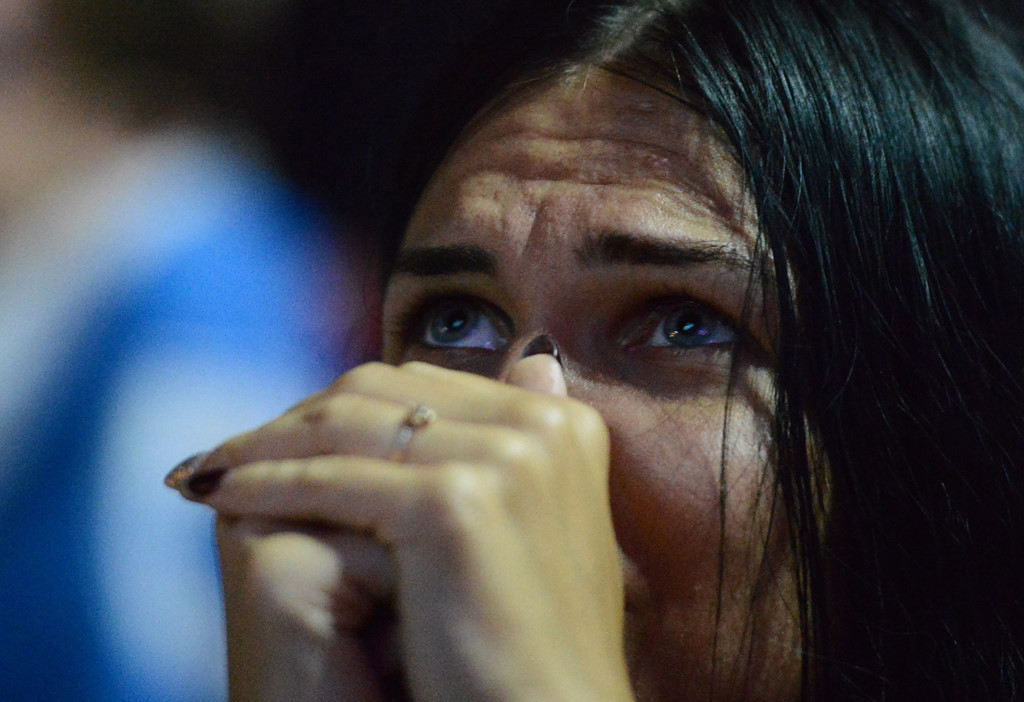 Những bóng hồng Nga bật khóc khi đội nhà dừng bước ở World Cup