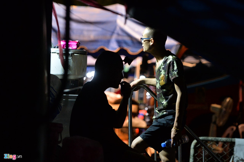 Đêm trắng nơi đại công trường giải cứu đội bóng Thái