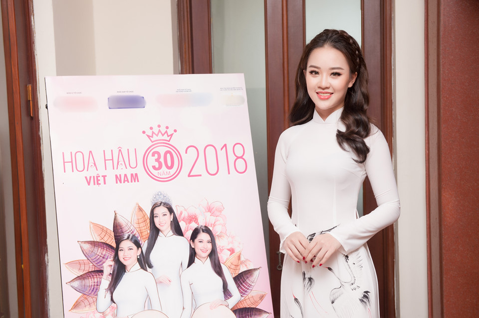 Hot girl tặng hoa Tổng thống Donald Trump bất ngờ dự thi Hoa hậu Việt Nam 2018