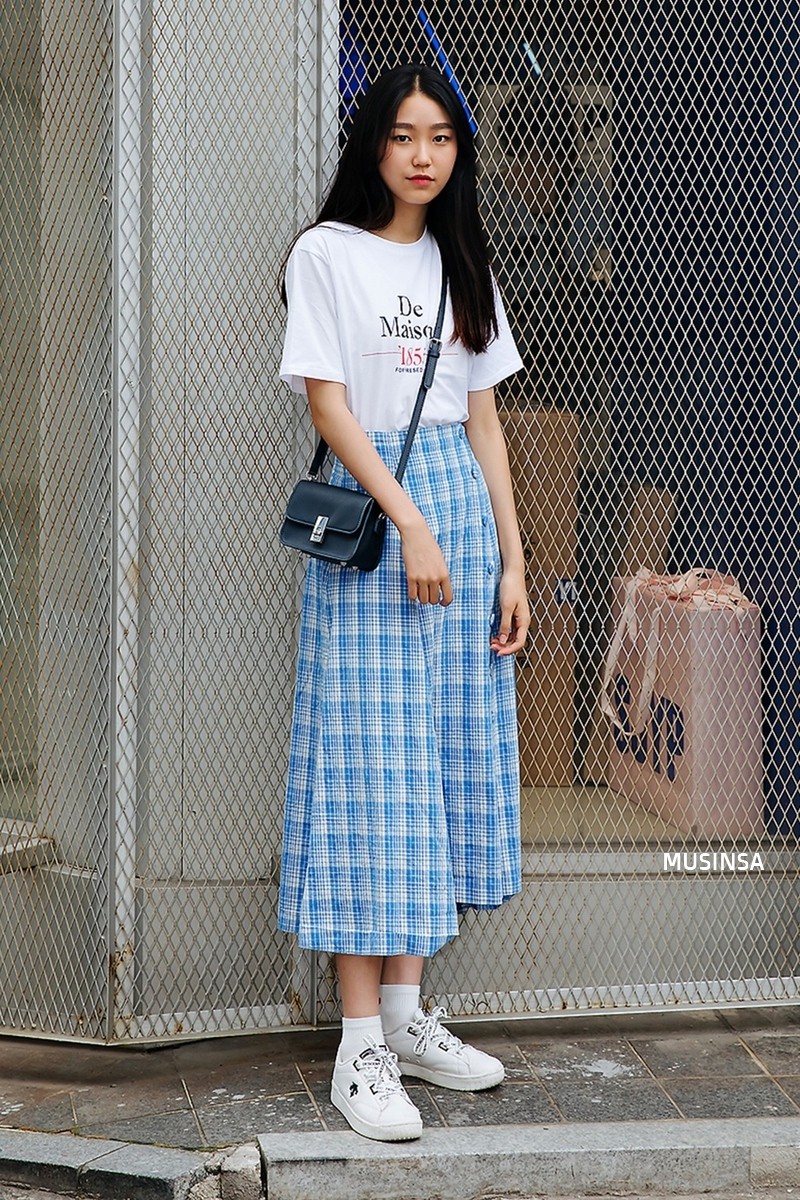 Không thời trang phang thời tiết, giới trẻ Hàn diện toàn đồ mát rười rượi mà vẫn đẹp không lối thoát