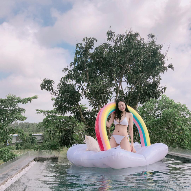 Bạn gái PewPew trong show hẹn hò: Nàng dược sĩ nổi tiếng chỉ 1 đêm nhờ vóc dáng quá nóng bỏng