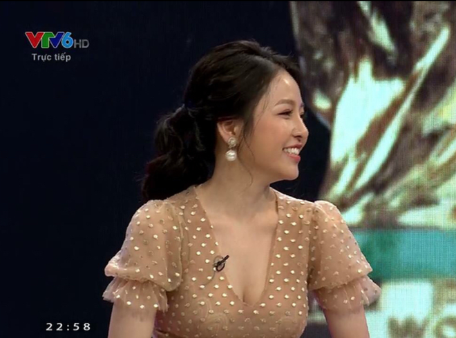 Bạn gái PewPew trong show hẹn hò: Nàng dược sĩ nổi tiếng chỉ 1 đêm nhờ vóc dáng quá nóng bỏng