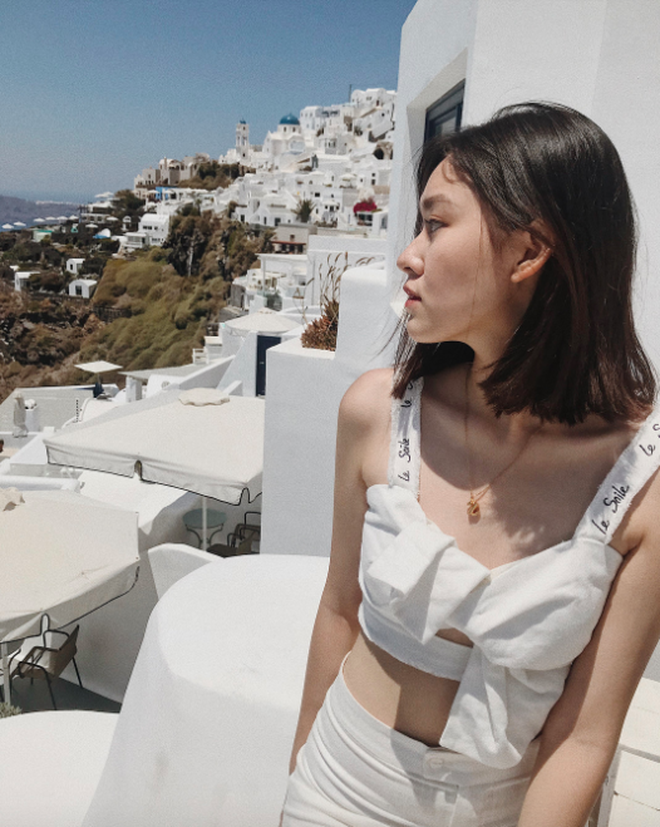 Sau kì thi THPT, hotgirl trường Phan Đình Phùng khoe ảnh đi chơi châu Âu cực đẹp Sau kì thi THPT, hotgirl trường Phan Đình Phùng khoe ảnh đi chơi châu Âu cực đẹp