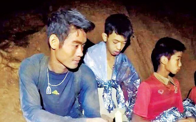 Sinh nhật lần thứ 15 trong hang tối