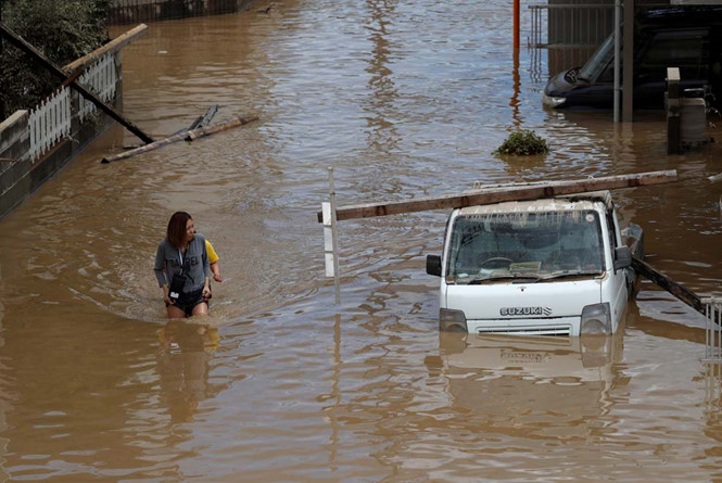 Số người chết do mưa lũ ở Nhật tăng cao