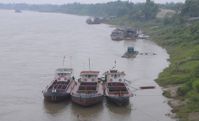 Cận cảnh cát tặc lộng hành phớt lờ chỉ đạo của Chủ tịch Hà Nội Cận cảnh cát tặc lộng hành phớt lờ chỉ đạo của Chủ tịch Hà Nội