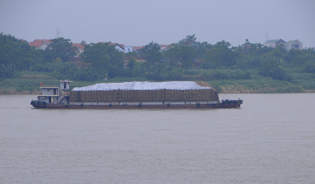 Cận cảnh cát tặc lộng hành phớt lờ chỉ đạo của Chủ tịch Hà Nội