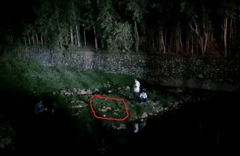 Rủ nhau ra kênh tắm, 2 bé trai đuối nước thương tâm