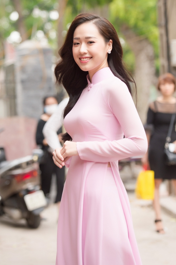 Hotgirl tặng hoa Donald Trump lọt top 40 người đẹp vào Chung khảo phía Bắc Hoa hậu Việt Nam 2018