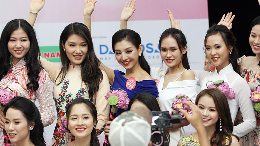 Hotgirl tặng hoa Donald Trump lọt top 40 người đẹp vào Chung khảo phía Bắc Hoa hậu Việt Nam 2018