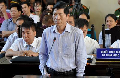 Vì sao phó giám đốc Bệnh viện Hoà Bình bị khởi tố trong vụ án bác sĩ Lương?