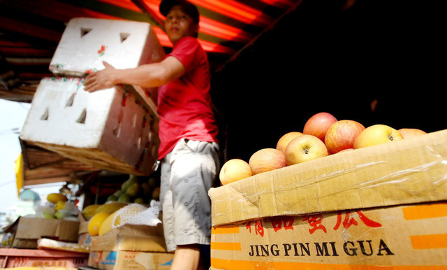 Đối phó với sức ép khủng khiếp từ hàng Trung Quốc như thế nào?