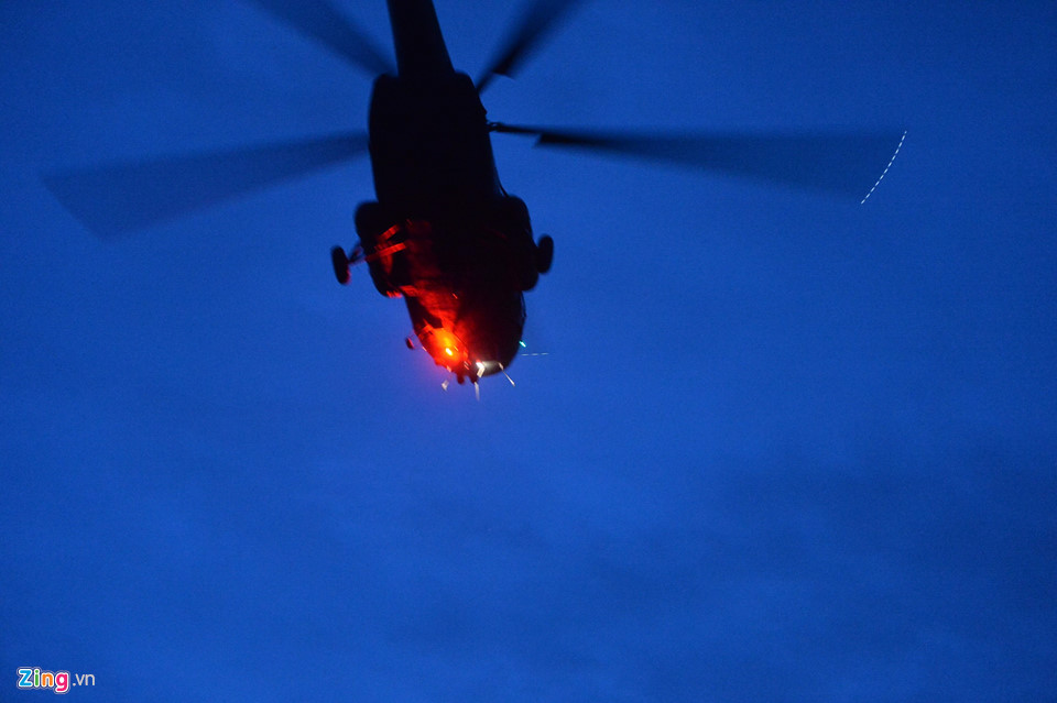 Cận cảnh trực thăng và xe cấp cứu chở đội bóng Thái đến bệnh viện