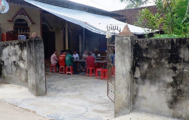 Đi phá tường nhà giúp hàng xóm, 2 người đàn ông bị tường sập đè tử vong