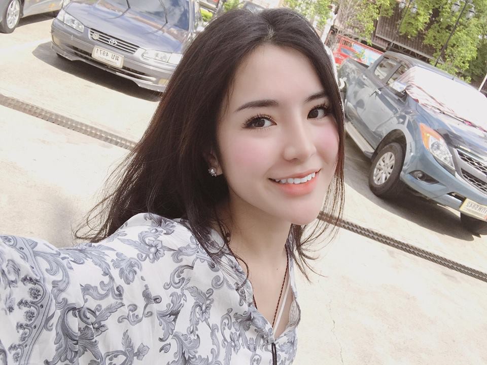 Chỉ 16 giây ngắn ngủi, cô gái trong bộ váy áo dân tộc khiến không ít người đồng loạt xin link vì quá xinh