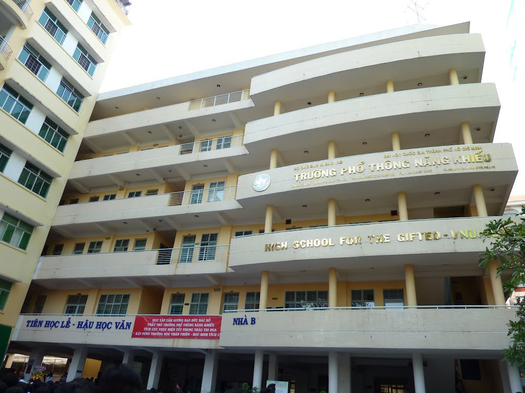 Phụ huynh bức xúc vì đề thi thật tuyển sinh lớp 10 có 15 câu trùng với đề thi Thử của 1 trung tâm dạy thêm