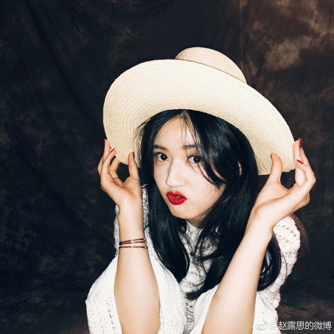 Khoác áo đội tuyển nào đội đó đều rời khỏi World Cup, hot girl này vẫn được yêu vì quá xinh đẹp Khoác áo đội tuyển nào đội đó đều rời khỏi World Cup, hot girl này vẫn được yêu vì quá xinh đẹp