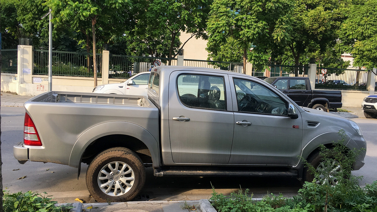 Xe bán tải Trung Quốc Foton Tunland đầu tiên về Việt Nam