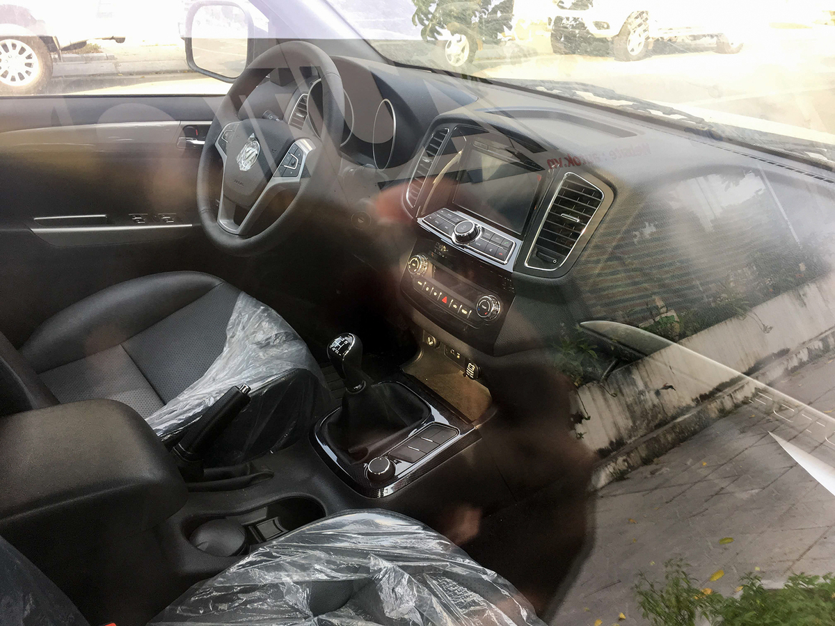 Xe bán tải Trung Quốc Foton Tunland đầu tiên về Việt Nam