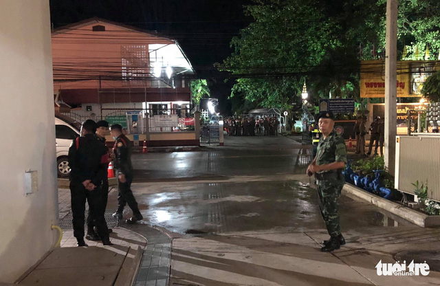 Huấn luyện viên đã rời hang cùng 3 cầu thủ đội bóng Thái Lan?