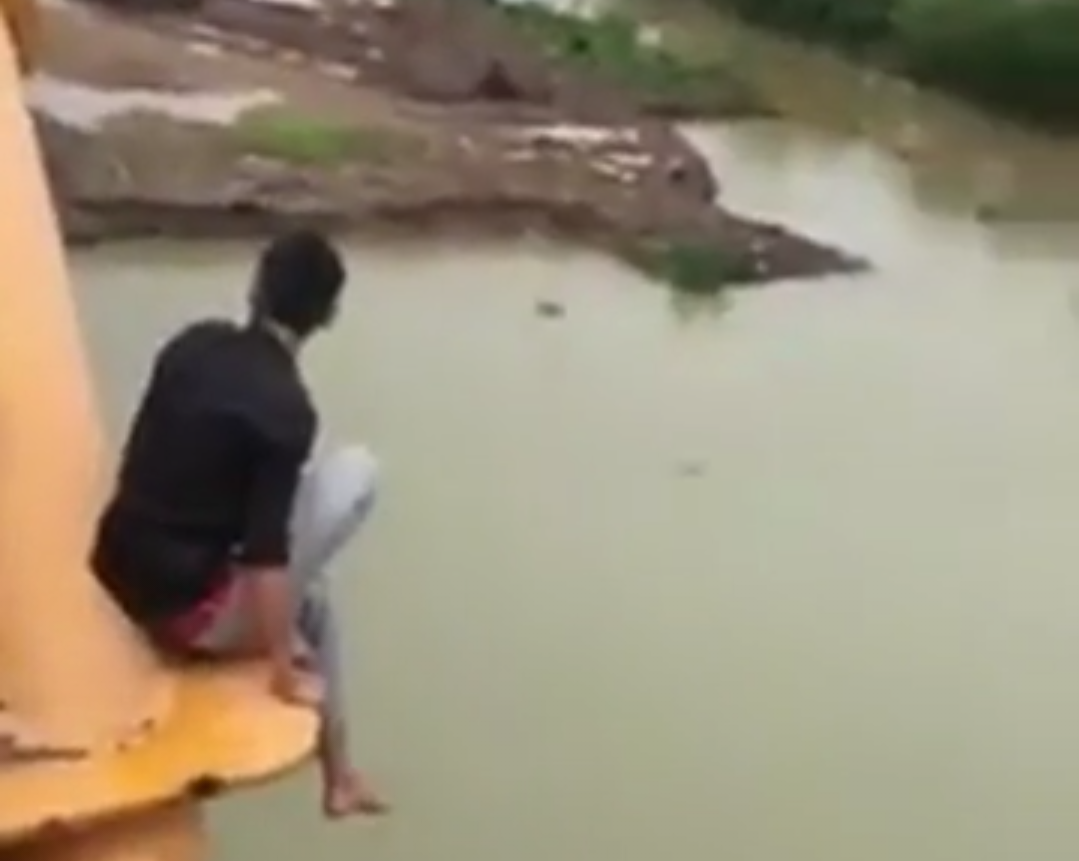 1001 sắc thái mùa World Cup: Cá độ, cầm đồ, tự tử và gì nữa...