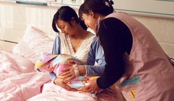 Hỏi có ai đi đẻ được mẹ chồng mang cháo gói cho ăn không, nàng dâu nhận về câu trả lời bất ngờ từ MXH