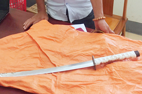 Nam thanh niên vô cớ chém hai người để xả giận