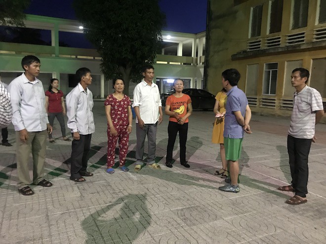 Chưa kịp mổ cụ bà đã tử vong, người nhà quây bệnh viện trong đêm