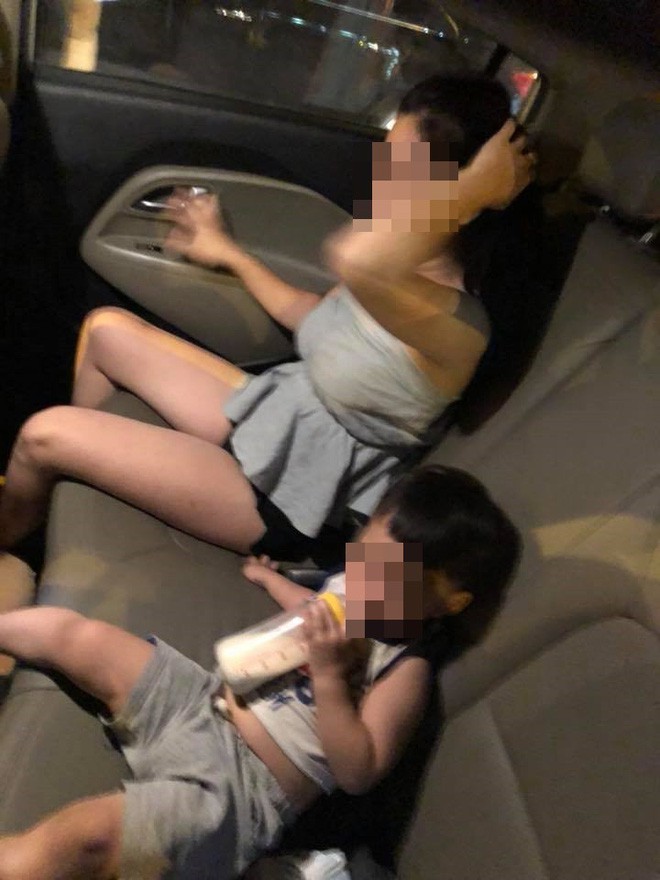 Cậu bé ngơ ngác nhìn mẹ bị đánh ghen trong ô tô: Cảnh tượng khiến bao người xót xa