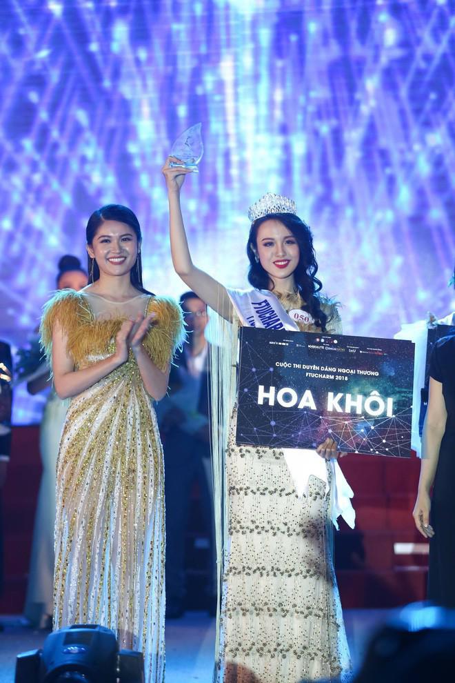 Hoa hậu Việt Nam 2018: Sốc trước trình độ tiếng Anh chuyên nghiệp của 3 thí sinh đến từ ĐH Ngoại Thương Hoa hậu Việt Nam 2018: Sốc trước trình độ tiếng Anh chuyên nghiệp của 3 thí sinh đến từ ĐH Ngoại Thương