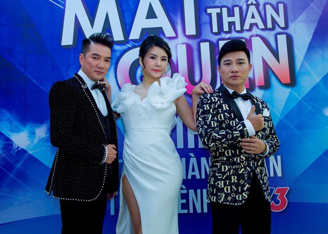 Kim Oanh bị chỉ trích nặng nề khi ngồi ghế giám khảo cùng Quang Linh và Đàm Vĩnh Hưng Kim Oanh bị chỉ trích nặng nề khi ngồi ghế giám khảo cùng Quang Linh và Đàm Vĩnh Hưng